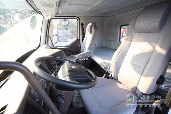 東風柳汽乘龍T5