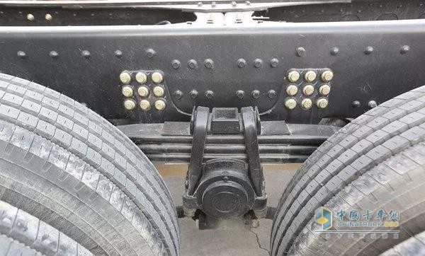 東風商用車東風天龍8X4輕贏版后橋鋼板彈簧