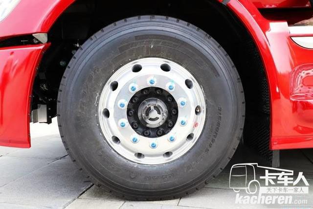 揭秘格爾發(fā)長頭重卡 康明斯 ZF 美馳!還有1000升油箱和大臥鋪!