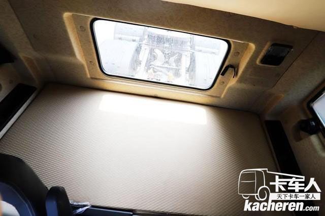 揭秘格爾發(fā)長頭重卡 康明斯 ZF 美馳!還有1000升油箱和大臥鋪!