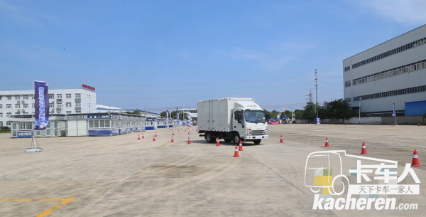 帥鈴全能城配版搭載國(guó)際領(lǐng)先的安徽康明斯152馬力動(dòng)力