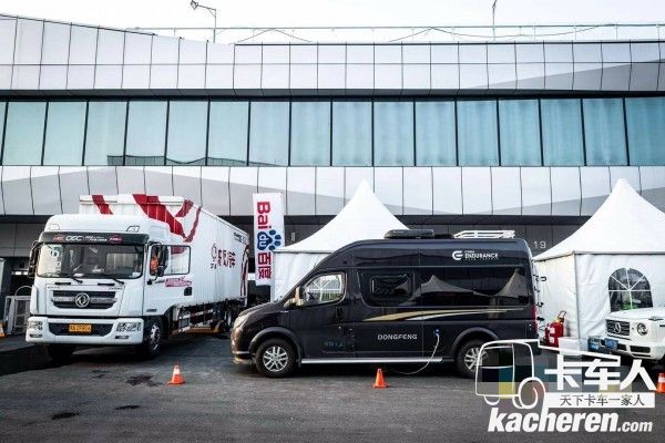 東風輕型車作為后勤保障車輛