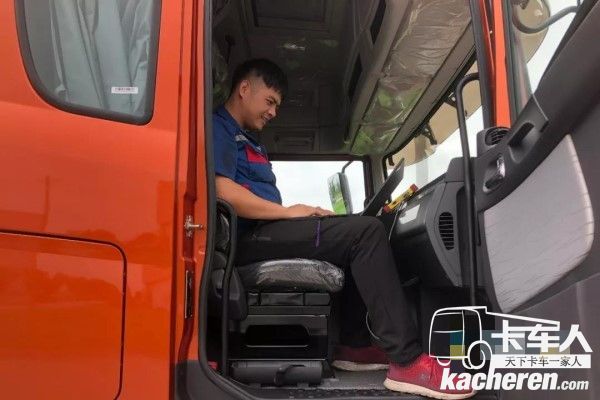 走青春之路,展青春風(fēng)采,圓青春夢(mèng)想