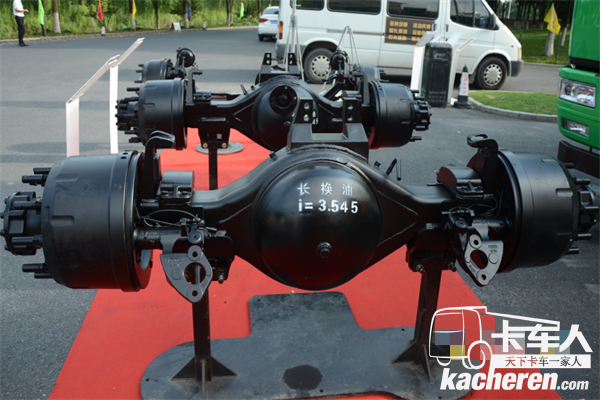 在2019年中商務(wù)大會現(xiàn)場，華菱星馬展出了3款漢馬車橋