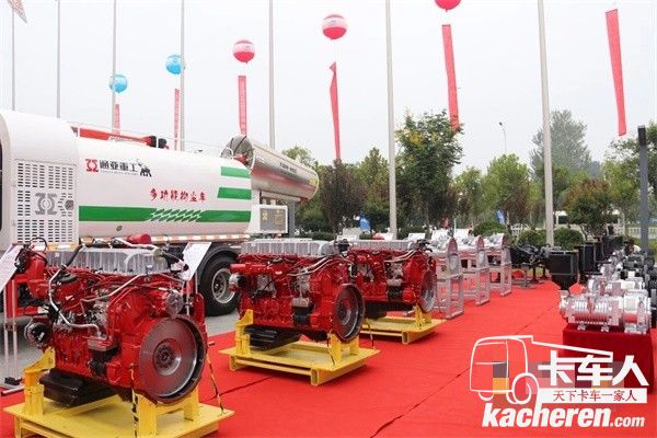 華菱星馬活動現(xiàn)場展示漢馬發(fā)動機