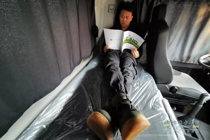 上汽紅巖 紅巖杰獅C6 牽引車(chē) 燃?xì)廛?chē)