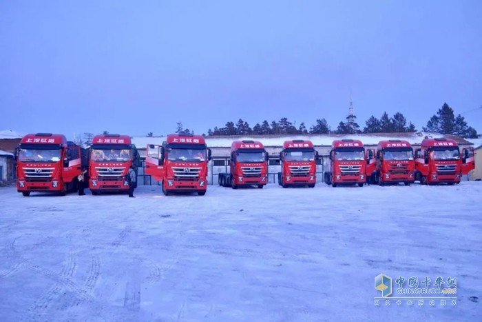 上汽紅巖 紅巖杰獅C6 牽引車 燃?xì)廛? height=