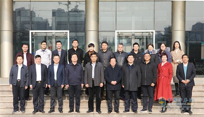 山東百脈泉酒業股份有限公司副總經理牛余林、濟南企業家聯合會副書記、秘書長董光利等一行人到訪
