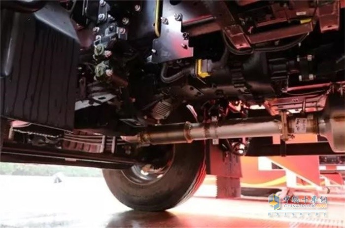 江淮格爾發A6LⅡ國六版采用格爾發底盤