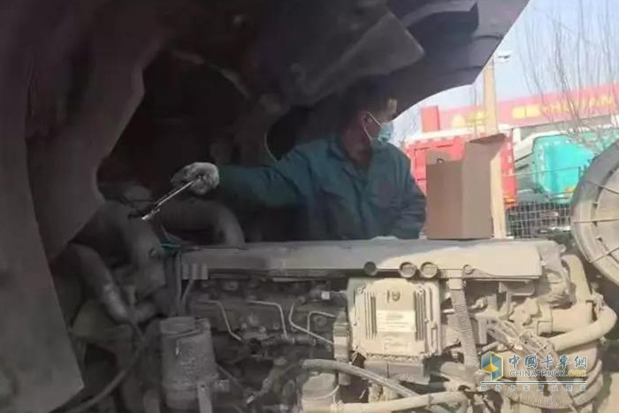 山東銳銘服務工程師維修現場