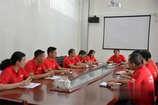 東風(fēng)商用車(chē)  經(jīng)銷(xiāo)商  牽引車(chē)