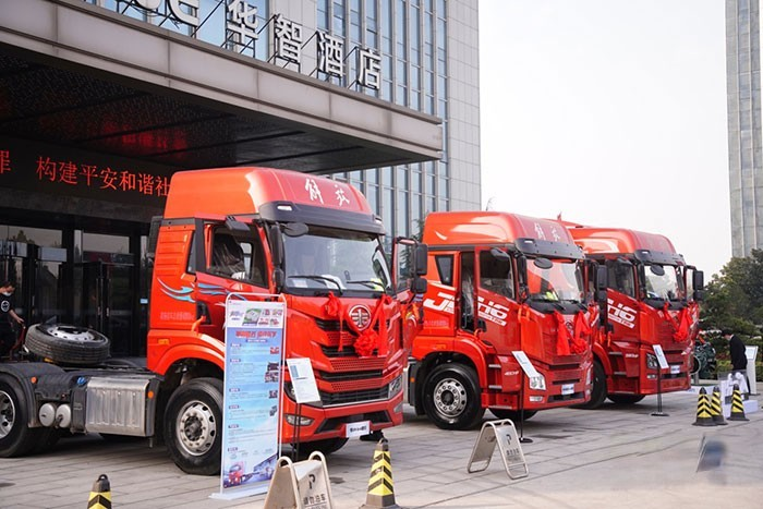 一汽解放青汽,M計劃,牽引車