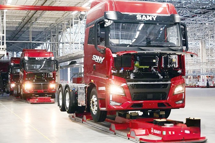 三一集團 智聯重卡產業園 整車批量下線