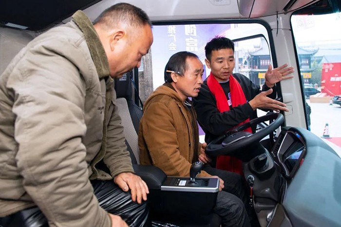 中國重汽 豪沃MAX 百城聯動上市推廣會