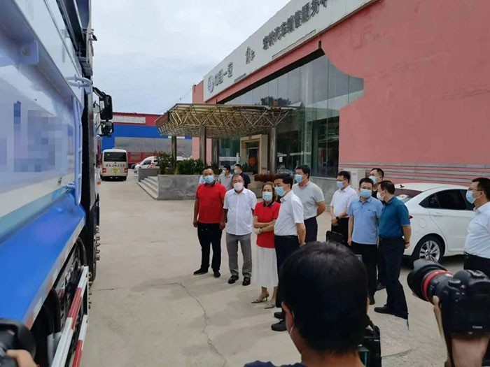 北京市大興區委書記王有國專程參觀解放氫能產品