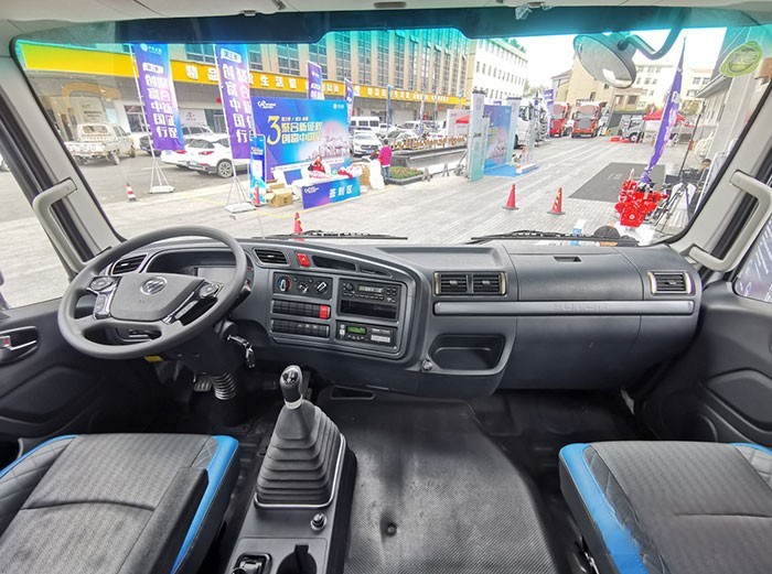 歐航第三代超級中卡內飾