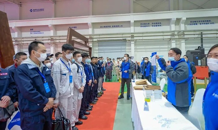 解放動力,發動機