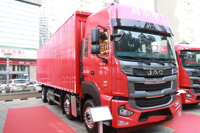 格爾發(fā)8×2翼開啟廂式車