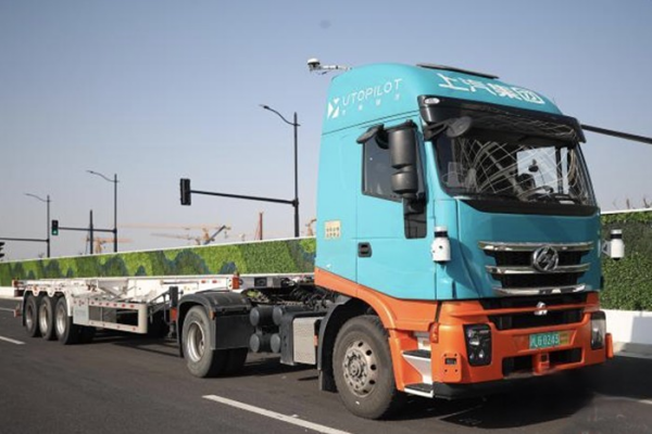 洋山港：智能重卡無人駕駛邁向常態化運營