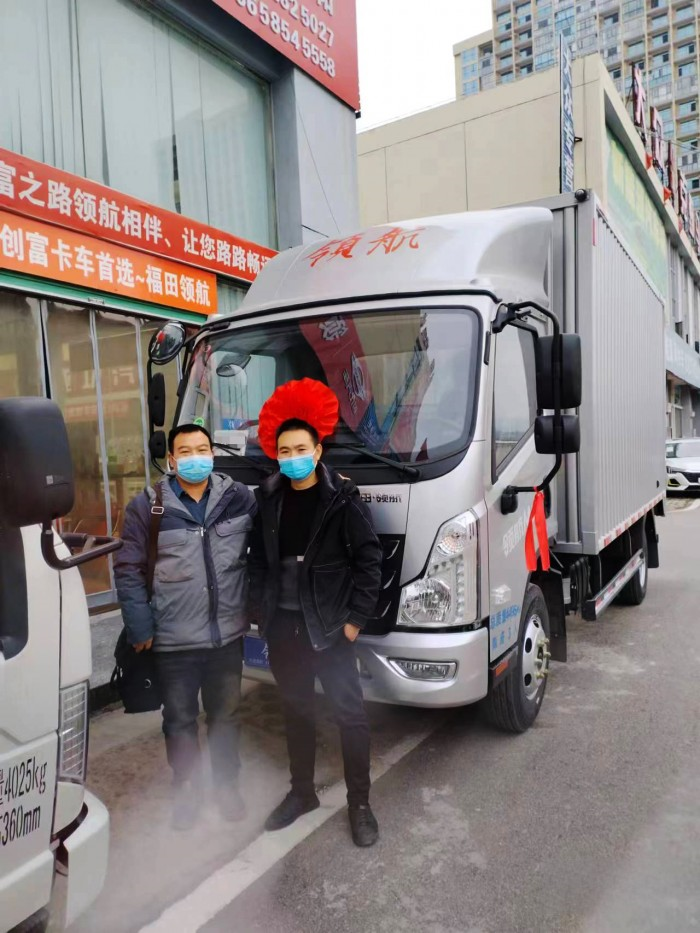 “服裝物流達人”韋新春:輕卡跑長途就選領航M5 開得舒服、賺得更多