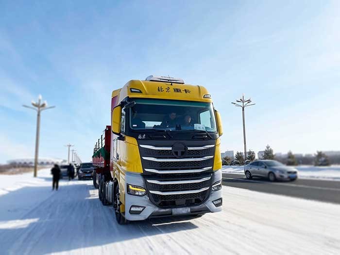 打造讓用戶放心的重卡,吳越俊零下46度親臨極寒測試現(xiàn)場慰問督戰(zhàn)