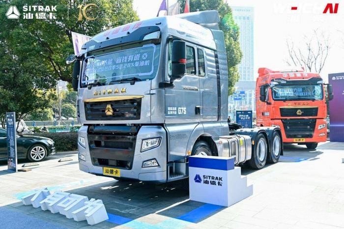 汕德卡680馬力高端重卡 擎領高效物流新時代