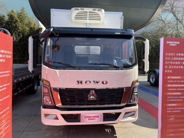 年會6款產品吸睛！重汽賣輕卡和小卡 也要爭第一