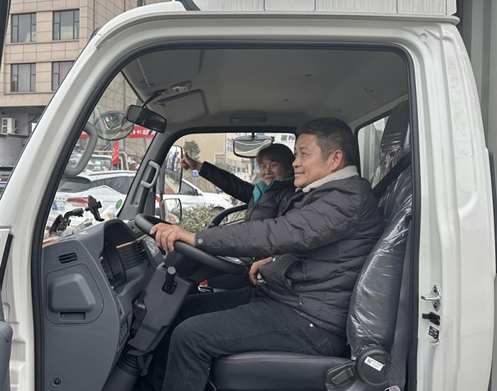 從純電換到混動 長沙楊師傅夫婦這么評價“混動1號”駿鈴聚寶盆!