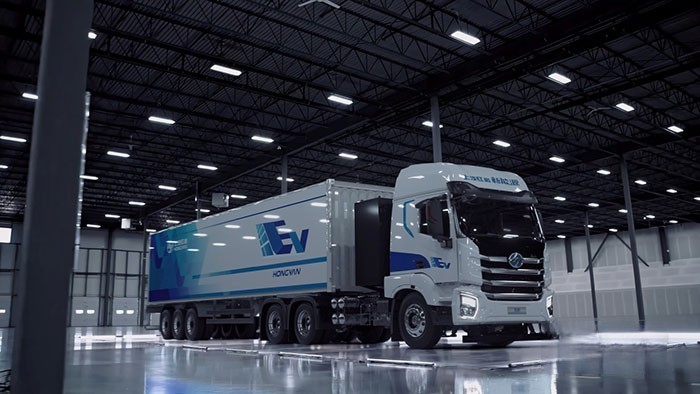 助力行業綠色高效發展,上汽紅巖榮獲“值得用戶信賴高效運輸新能源重卡”獎