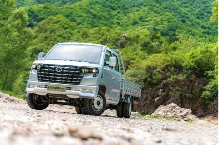 情暖三月天,幸福女神節!長安凱程雙卡PLUS讓創富與美好遍布生活