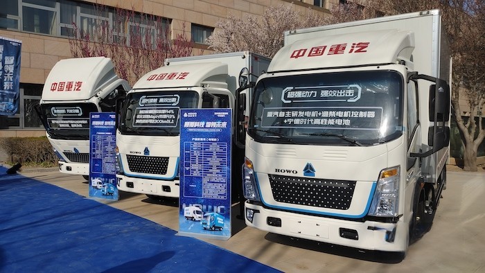 中國重汽藍立方新能源輕卡上市！ 現(xiàn)場秒斬120輛大單！