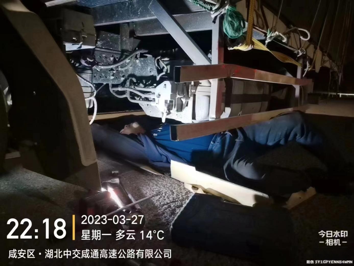 深夜救援、跟車(chē)維修，江淮1卡1號(hào)服務(wù)是卡友運(yùn)輸?shù)馁N心保障