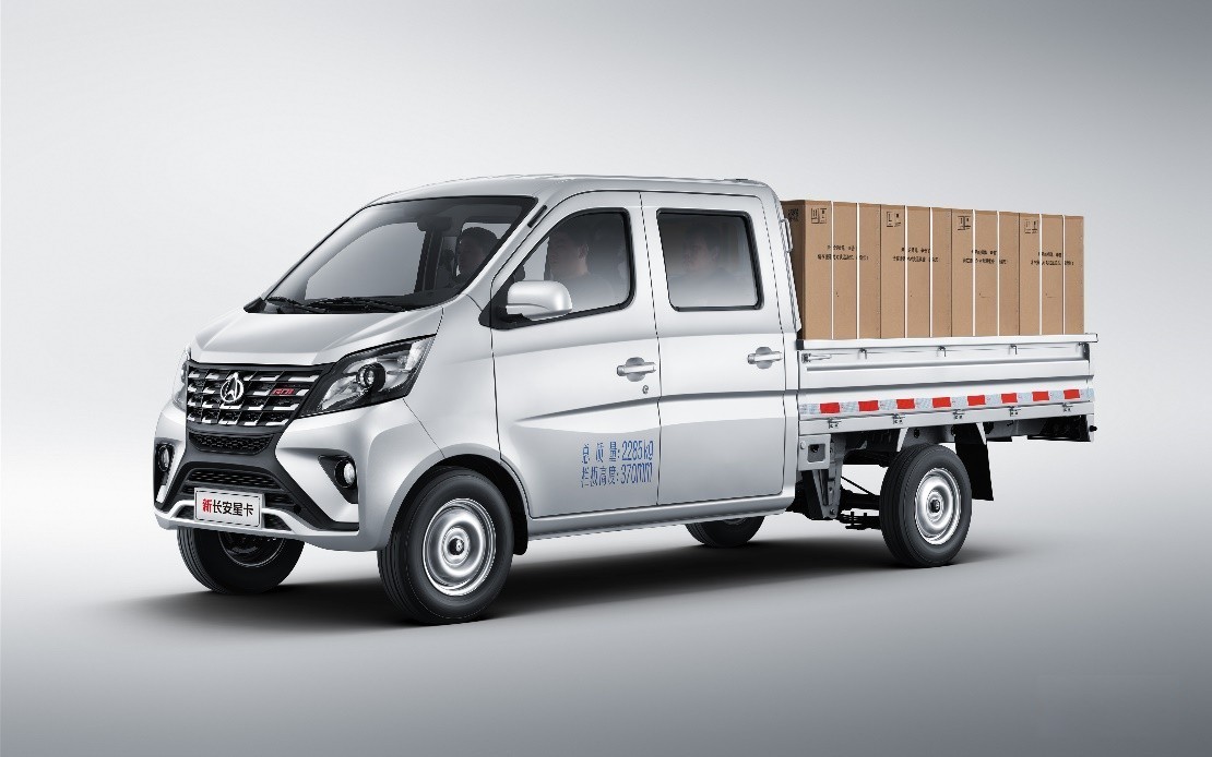 能裝能跑超舒適,“建材靚仔”種草新長安星卡