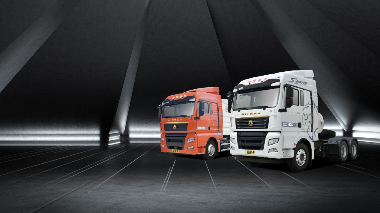 3月,中國重汽全新一代豪沃MAX燃氣車在百城聯動上市發布會鉅惠活動中,狂銷2000輛;在新疆,獲得大客戶1000輛砸單;中國重汽汕德卡G7S全新一代燃氣車于新疆上市,斬獲318臺訂單……中國重汽全新一代燃氣車能夠成為市場公認的“疆煤外運”首選裝備,源于“科技引領+解決方案”的核心戰略,將卡友在運煤路上的一切痛點化為無形,真真正正做到想客戶所想,自然備受青睞。