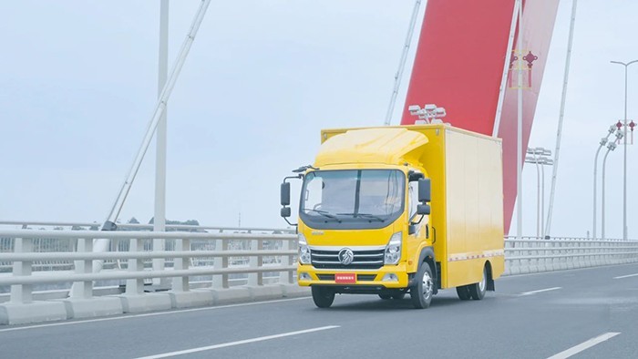 10臺!重汽王牌新能源輕卡交車