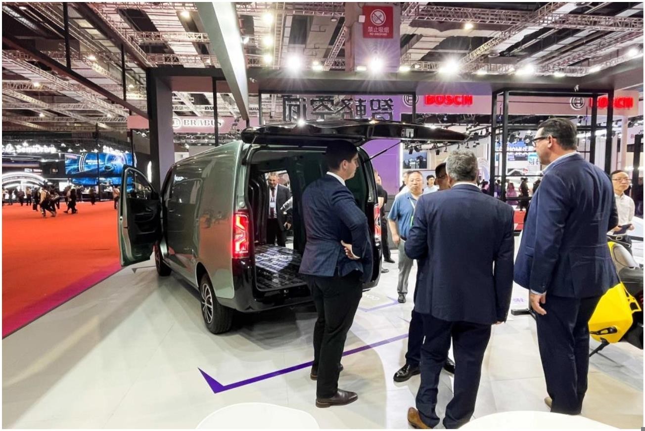 引領中國智慧物流車新風向!金琥 EV48 亮相上海車展