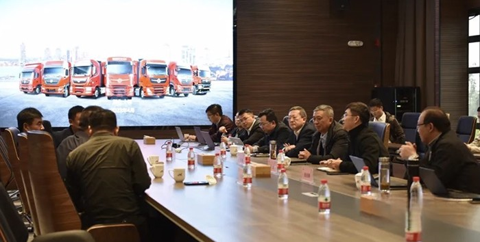 杠杠的!東風商用車再獲300輛危險品牽引車采購大單!