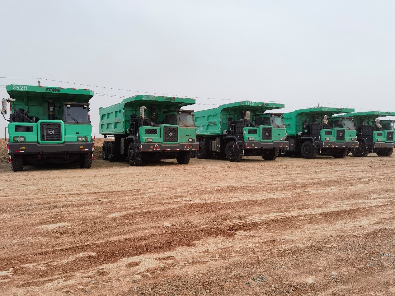 搭載著徽宏動力電池的徐工甲醇/電增程式混動礦卡來了！近期將累計在新疆投放約350輛，助力客戶完成挖掘運輸工作。