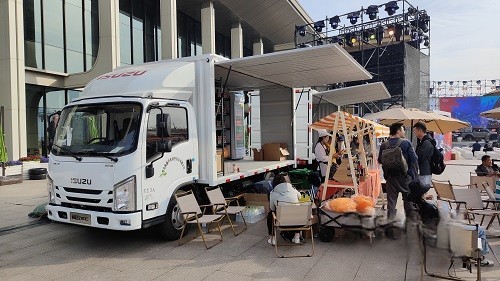 十年新愿,初心未改,翼放輕卡加速新征程