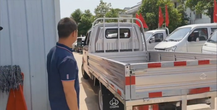 人氣火爆,持續熱銷!長安跨越王X7強勢引爆高端小輕卡市場!