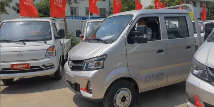 人氣火爆,持續熱銷!長安跨越王X7強勢引爆高端小輕卡市場!