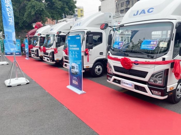 混動先鋒·江淮領跑ES6成都上市