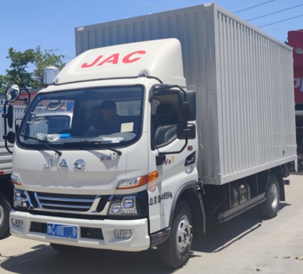 回鄉改行跑運輸 他用江淮1卡駿鈴創出致富路