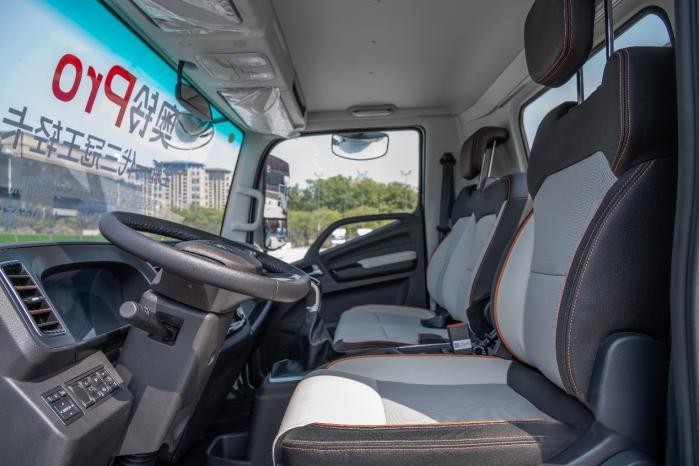 打造“4K”質(zhì)感,“豪車級”奢華內(nèi)飾,奧鈴Pro做了哪些改變?