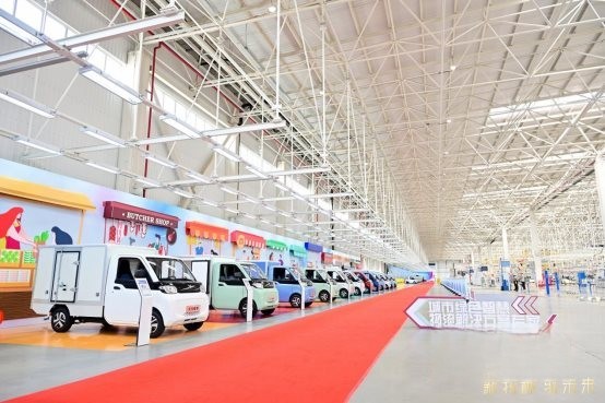 城市煥新顏!北汽雷馳新能源MINI卡打造城市風景線