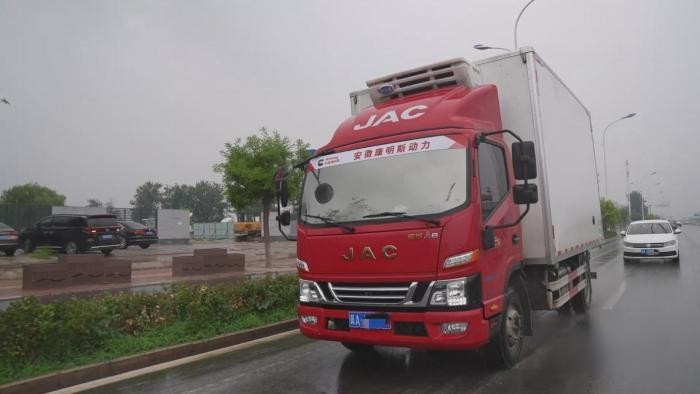 長途運輸冷凍貨物,創(chuàng)業(yè)7年的他攜手江淮1卡駿鈴做老板