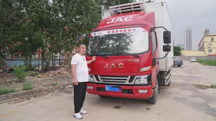 長途運輸冷凍貨物,創(chuàng)業(yè)7年的他攜手江淮1卡駿鈴做老板