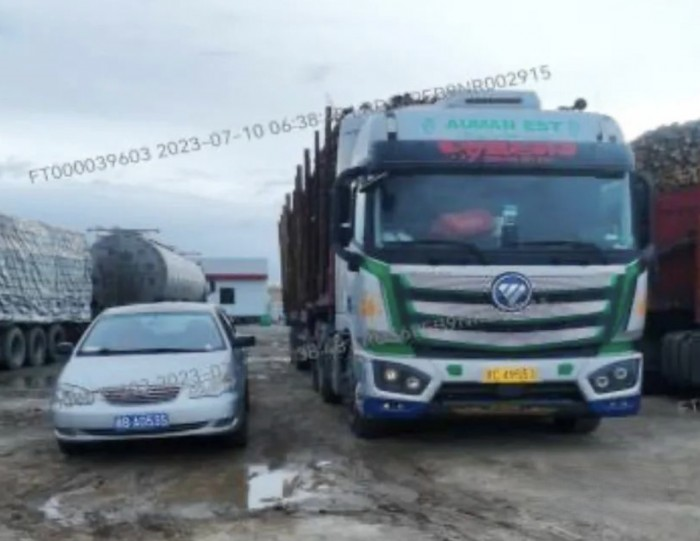 青藏雨夜救援,歐曼人不懼艱險!