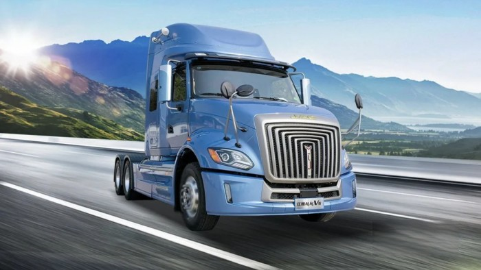 康明斯660馬力+AMT，江淮跨越V5跑長途穩(wěn)賺！