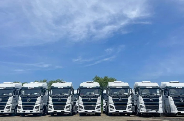 7月29日,三一重卡為中國外運量身定制的首批25臺L2智能重卡成功交付,預計今年年底還將批量交付55臺。